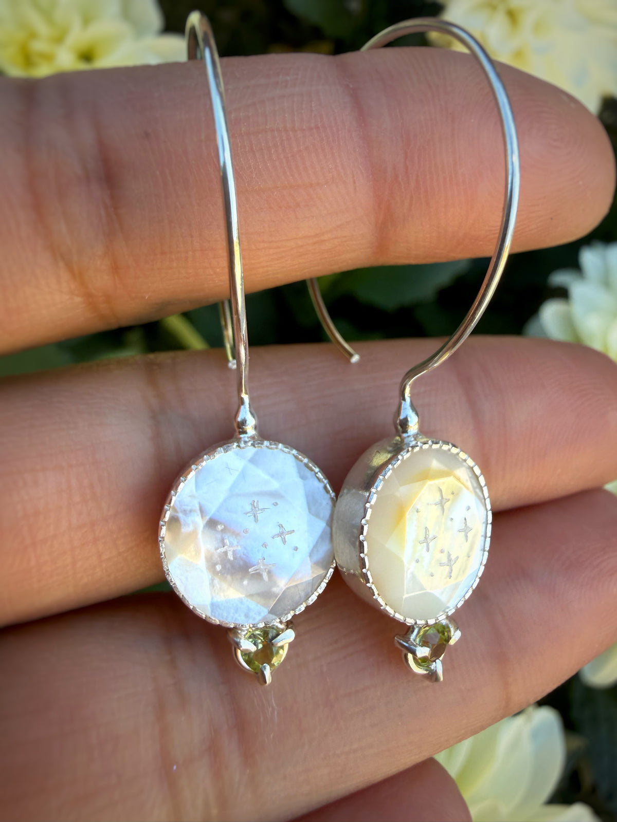 Etched Mother of Pearl Hoop Earrings with Peridot