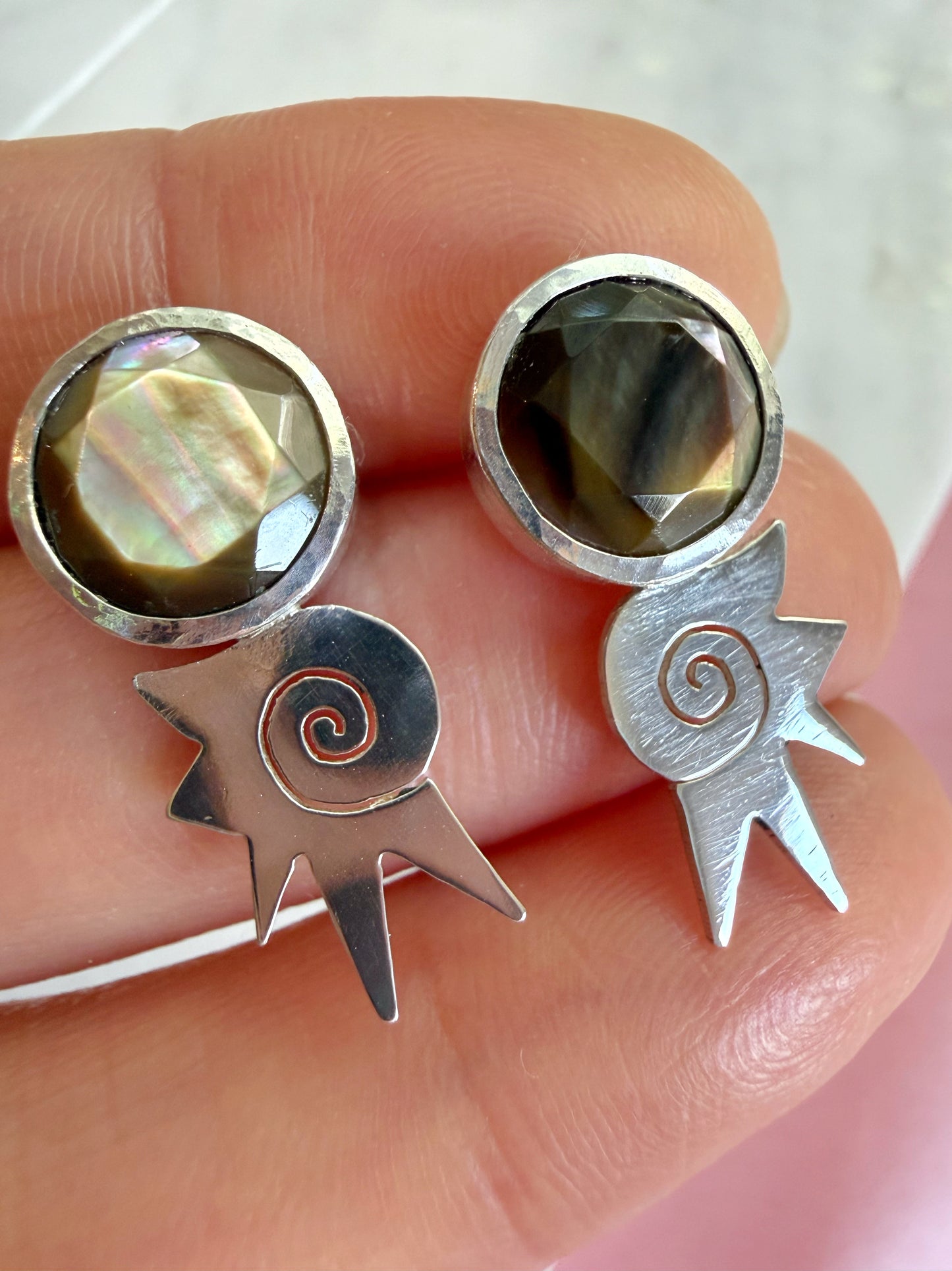 Woodpecker Spiral & MOP studs