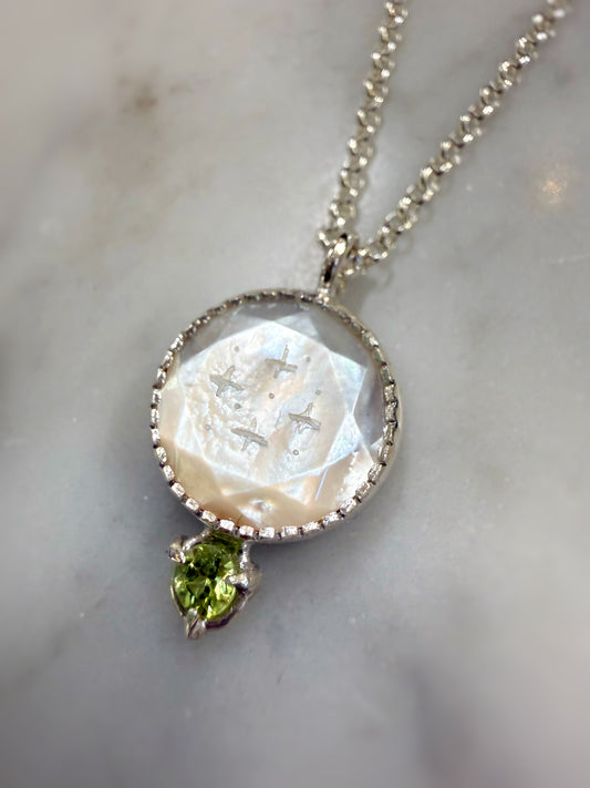 Etched Mother of Pearl Necklace with Peridot