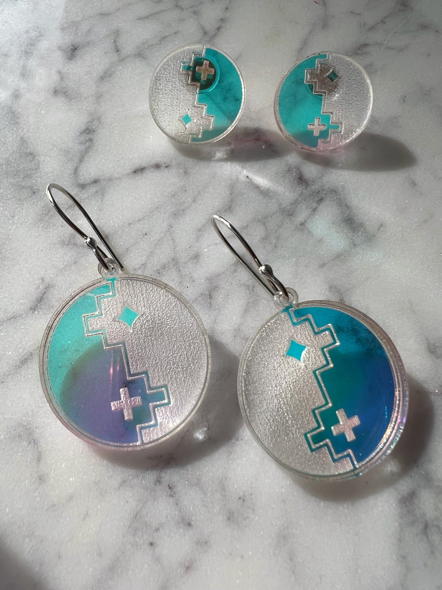 Hózhó earrings in Iridescent