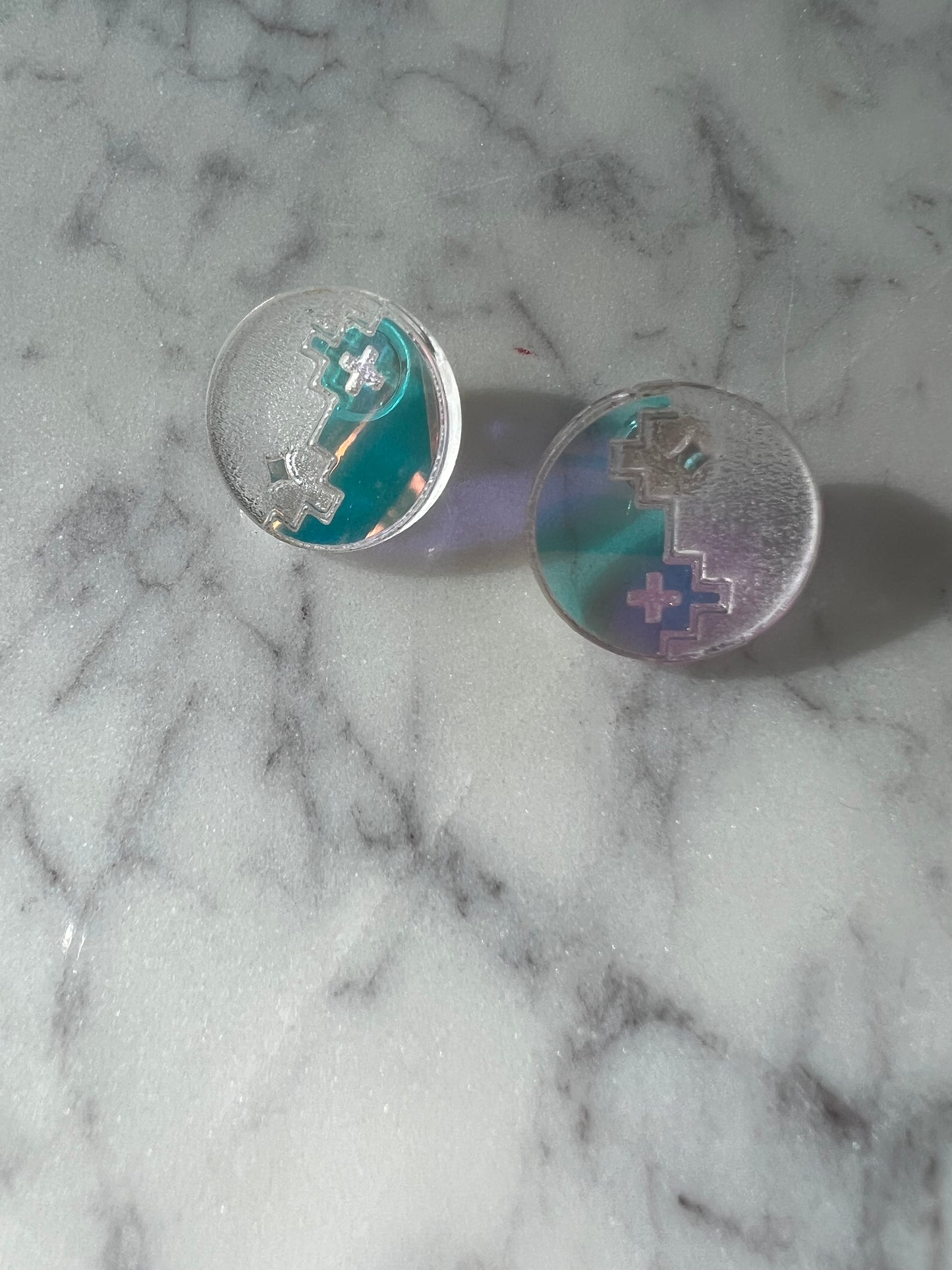 Hózhó earrings in Iridescent